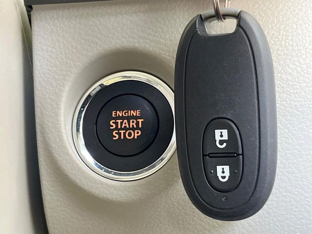 �y�L�[���X�X�^�[�g�V�X�e���z�J�o����|�P�b�g�ɓ��ꂽ�܂܂ł��h�A�̎{���E�������\�ȃX�}�[�g�L�[�𑕔��B�G���W���̃I���E�I�t�����J�M�����o���K�v����������Ƃ��Ă��֗��ł���