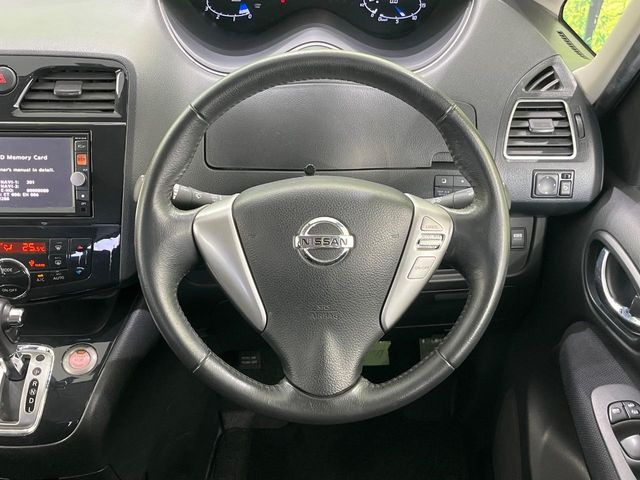 �y�����v�����X�e�A�����O�z�㎿�Ȋv���g�p���邱�ƂŁA��ɂ����������݂ƂĂ��^�]���₷���n���h���ł���