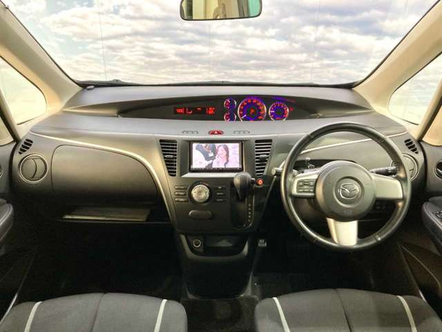 ETC搭載!今では必須アイテム!!高速道路の料金所がノンストップで通過できます!近場でも遠方でも、ドライブにはかかせないですね!スマートインターチェンジが続々増えており、便利な点が増えてますね!