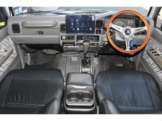 ランドクルーザープラド3.0 SXワイド ディーゼル 4WD