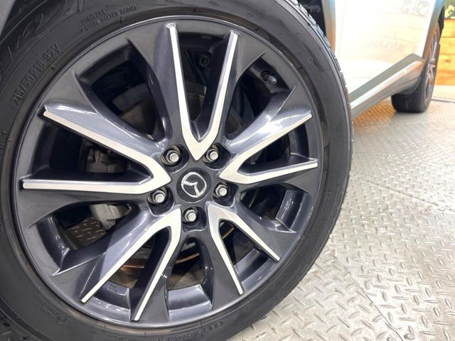 �y���������C���`�A���~�z�C�[���z�O�ςɃ}�b�`���������A���~�z�C�[���𑕒����Ă���܂��B�e��ЊO�A���~�z�C�[����A�X�^�b�h���X�^�C�����戵�����Ă���܂��B���񂲑��k����������