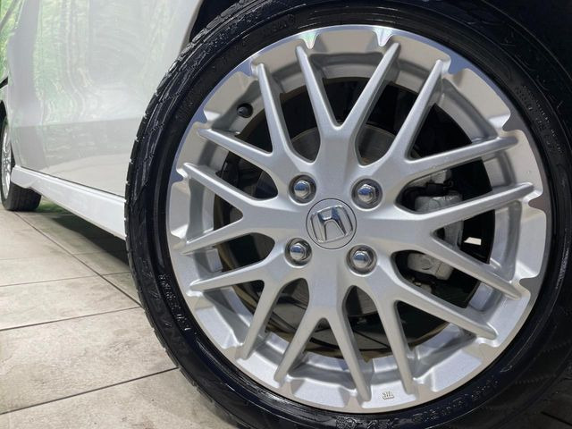 �y����15�C���`�A���~�z�C�[���z�O�ςɃ}�b�`���������A���~�z�C�[���𑕒����Ă���܂��B�e��ЊO�A���~�z�C�[����A�X�^�b�h���X�^�C�����戵�����Ă���܂��B���񂲑��k����������