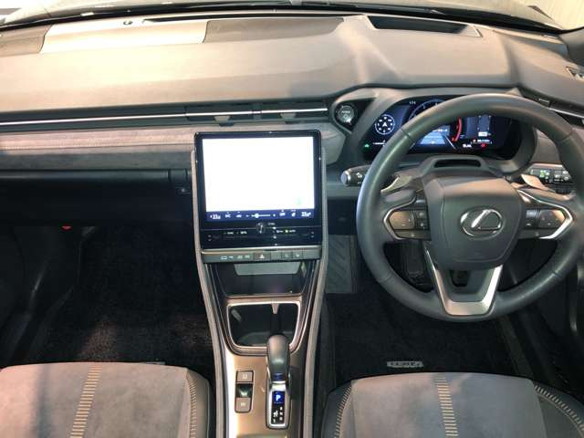 LBXクール E-Four 4WD