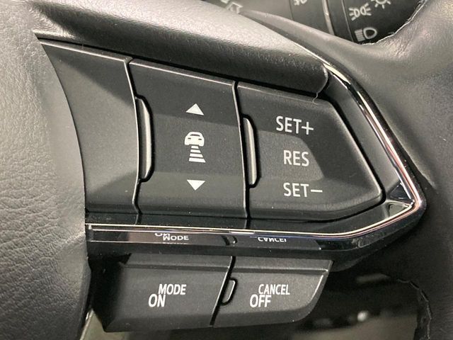 【i-ACTIVESENSE】走行中に前方の車両等を認識し、衝突しそうな時は警報とブレーキで衝突回避と被害軽減をアシスト。より安全にドライブをお楽しみいただけます。