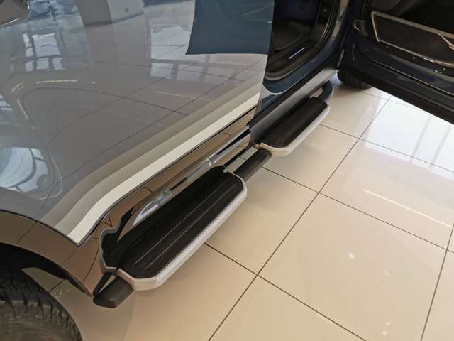 ディフェンダー110 カウンティ エクステリアパック キュレーテッド フォー ジャパン ディーゼル 4WD