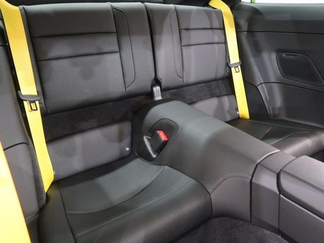 シートについても状態良く維持されている個体です。オートステージでは専用のシート生地をガードするコーティングもご用意してります。是非お申し付け下さい。