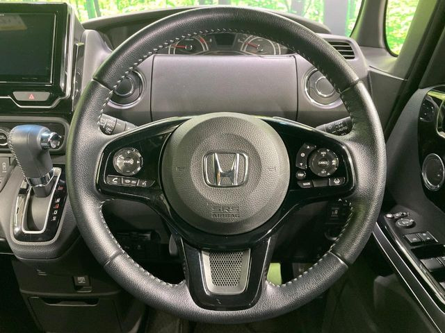 �y�����v�����X�e�A�����O�z�㎿�Ȋv���g�p���邱�ƂŁA��ɂ����������݂ƂĂ��^�]���₷���n���h���ł���