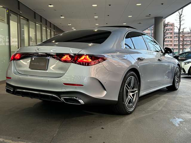 EクラスE220d アバンギャルド AMGラインパッケージ (ISG)