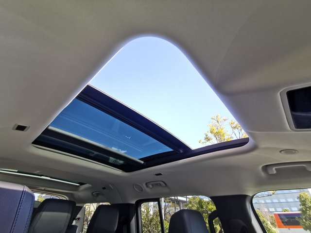 ディフェンダー130 SE イースナー エディション 3.0L D300 ディーゼル 4WD