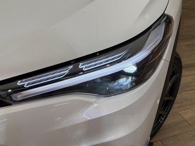 �yLED�w�b�h���C�g�z���V����ԑ��s�����ǍD�Ȏ��E���m�ۂ����S���ĉ^�]�ł��鍂�P�xLED�w�b�h���C�g�𑕔�!�_�����x�������A����d�͂��}�����Ă��܂��B