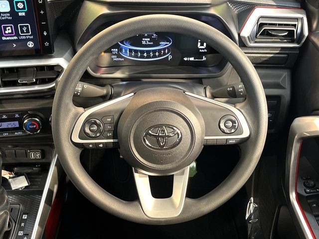 【ステアリングスイッチ】運転中、前方から目線をそらすことなく、オーディオ等の操作が可能な便利機能!安心&快適なドライブを演出してくれます♪