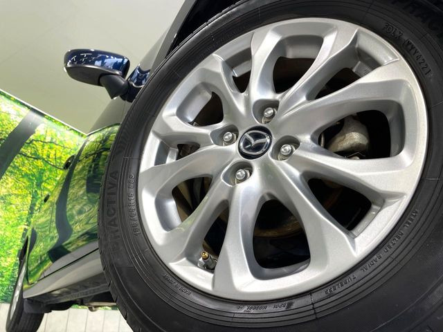 �y����15�C���`�A���~�z�C�[���z�O�ςɃ}�b�`���������A���~�z�C�[���𑕒����Ă���܂��B�e��ЊO�A���~�z�C�[����A�X�^�b�h���X�^�C�����戵�����Ă���܂��B���񂲑��k����������