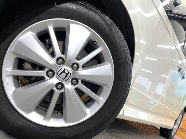 �y����17�C���`�A���~�z�C�[���z�O�ςɃ}�b�`���������A���~�z�C�[���𑕒����Ă���܂��B�e��ЊO�A���~�z�C�[����A�X�^�b�h���X�^�C�����戵�����Ă���܂��B���񂲑��k����������