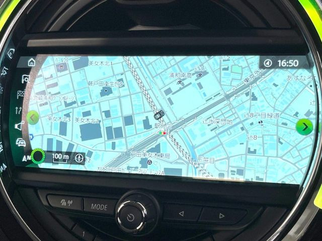 �������i�r:��̊��̂���i�r�́A����������ԓ������o���Ă���܂��B�I�[�f�B�I�@�\���[�����Ă���܂��̂ŁA�^�]�����y���߂܂���