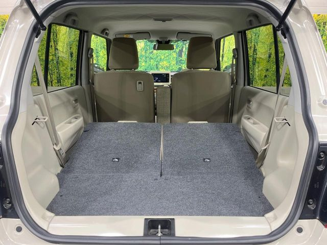 ���i�̂���������ʋ΁A���}���ɏ\���ȉ׎��X�y�[�X���m�ۂ��Ă���܂��B�Z�J���h�V�[�g��|���ƁA�傫�ȉו��̐ύڂ��\�ł���