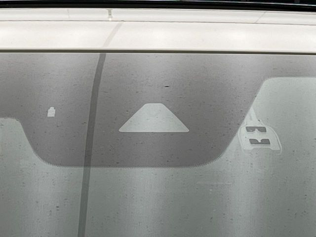 �yi-ACTIVESENSE�z���s���ɑO���̎ԗ�����F�����A�Փ˂������Ȏ��͌x��ƃu���[�L�ŏՓˉ���Ɣ�Q�y�����A�V�X�g�B�����S�Ƀh���C�u�����y���݂��������܂��B