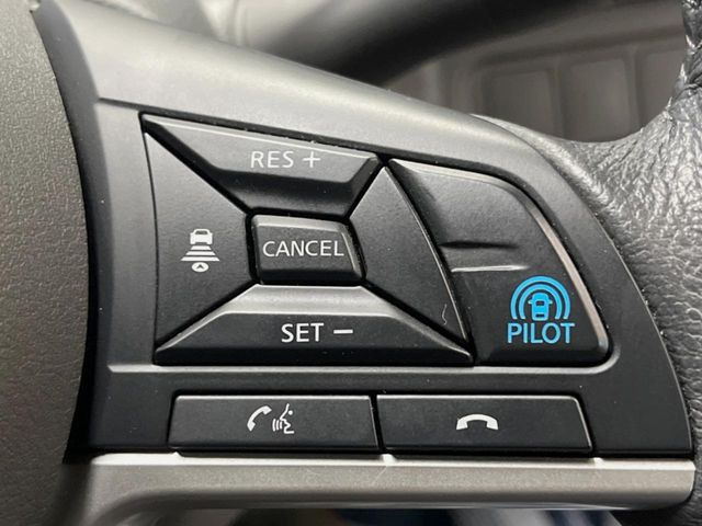 【プロパイロット】高速道路での長距離走行が楽に!!渋滞時と巡回走行のシーンで、アクセル・ブレーキ・ステアリングを自動で制御し、長距離運転の負担を軽減してくれます♪