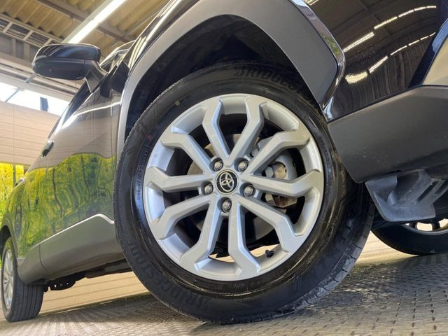 �y����17�C���`�A���~�z�C�[���z�O�ςɃ}�b�`���������A���~�z�C�[���𑕒����Ă���܂��B�e��ЊO�A���~�z�C�[����A�X�^�b�h���X�^�C�����戵�����Ă���܂��B���񂲑��k����������