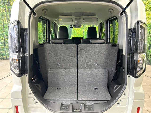 ���i�̂���������ʋ΁A���}���ɏ\���ȉ׎��X�y�[�X���m�ۂ��Ă���܂��B�Z�J���h�V�[�g��|���ƁA�傫�ȉו��̐ύڂ��\�ł���