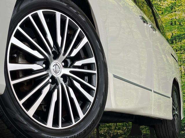 �y����18�C���`�A���~�z�C�[���z�O�ςɃ}�b�`���������A���~�z�C�[���𑕒����Ă���܂��B�e��ЊO�A���~�z�C�[����A�X�^�b�h���X�^�C�����戵�����Ă���܂��B���񂲑��k����������