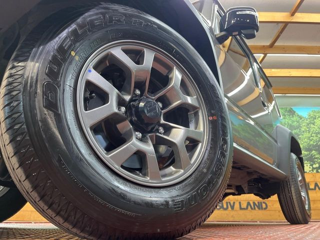 �y����15�C���`�A���~�z�C�[���z�O�ςɃ}�b�`���������A���~�z�C�[���𑕒����Ă���܂��B�e��ЊO�A���~�z�C�[����A�X�^�b�h���X�^�C�����戵�����Ă���܂��B���񂲑��k����������