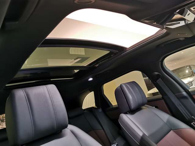 レンジローバーヴェラールダイナミック HSE 2.0L D200 ディーゼル 4WD