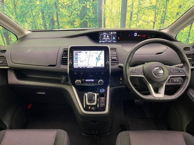 セレナ1.2 e-POWER ハイウェイスターV