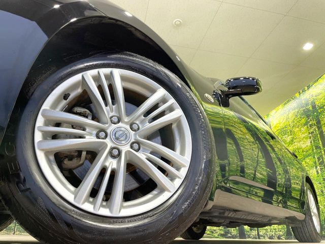 �y����17�C���`�A���~�z�C�[���z�O�ςɃ}�b�`���������A���~�z�C�[���𑕒����Ă���܂��B�e��ЊO�A���~�z�C�[����A�X�^�b�h���X�^�C�����戵�����Ă���܂��B���񂲑��k����������