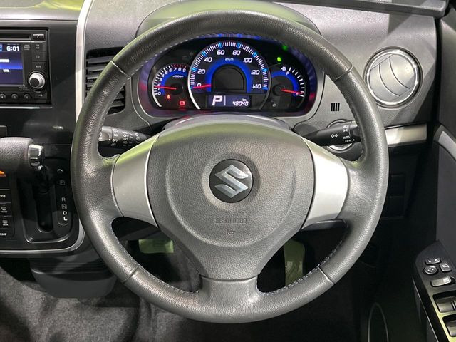 �y�����v�����X�e�A�����O�z�㎿�Ȋv���g�p���邱�ƂŁA��ɂ����������݂ƂĂ��^�]���₷���n���h���ł���