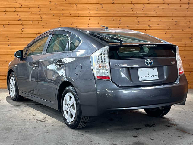 プリウス1.8 S LEDエディション