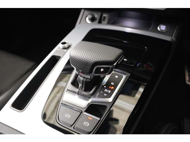 ���W���[��A�E�g�h�A�͂������A�t�@�~���[�J�[�ɂ��҂�����ȃ��f���A���񂲌�����������!