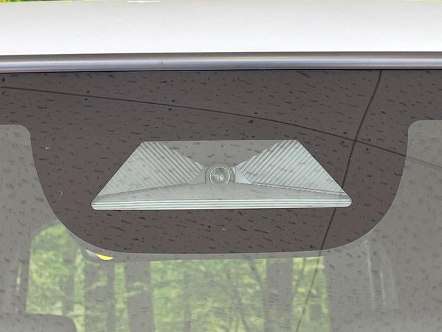 �y�z���_�Z���V���O�z���s���ɑO���̎ԗ�����F�����A�Փ˂������Ȏ��͌x��ƃu���[�L�ŏՓˉ���Ɣ�Q�y�����A�V�X�g�B�����S�Ƀh���C�u�����y���݂��������܂��B