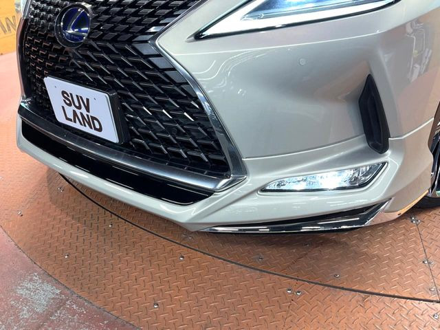 【モデリスタエアロ】人気のモデリスタエアロを装着!クルマの外観がよりスタイリッシュになり、街中で存在感あふれる1台に♪将来買い替える時にもリセールに影響しやすく、価値ある人気の装備です!