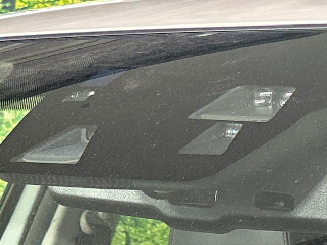 �y�X�}�[�g�u���[�L�T�|�[�g�z���s���ɑO���̎ԗ�����F�����A�Փ˂������Ȏ��͌x��ƃu���[�L�ŏՓˉ���Ɣ�Q�y�����A�V�X�g�B�����S�Ƀh���C�u�����y���݂��������܂��B