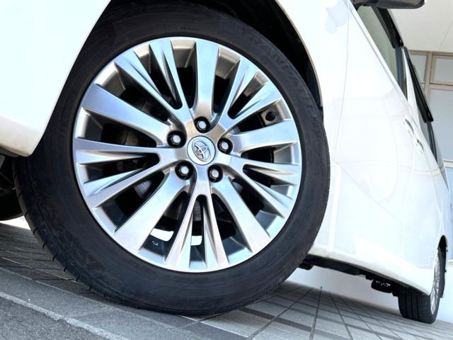 �y����18�C���`�A���~�z�C�[���z�O�ςɃ}�b�`���������A���~�z�C�[���𑕒����Ă���܂��B�e��ЊO�A���~�z�C�[����A�X�^�b�h���X�^�C�����戵�����Ă���܂��B���񂲑��k����������