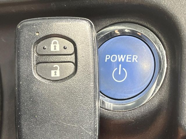 �y�X�}�[�g�L�[�z�J�o����|�P�b�g�ɓ��ꂽ�܂܂ł��h�A�̎{���E�������\�ȃX�}�[�g�L�[�𑕔��B�G���W���̃I���E�I�t�����J�M�����o���K�v����������Ƃ��Ă��֗��ł���