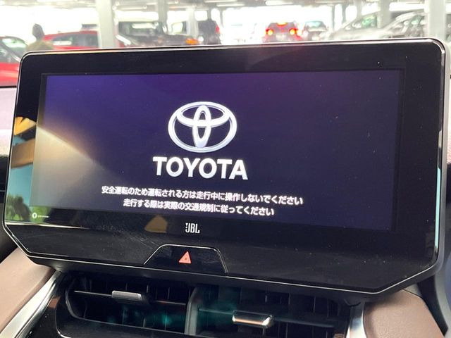 【12.3インチワイドナビ】高級感とインパクトのある大型ワイドナビを装備。各種オーディオ操作はもちろん、横長ワイド画面でのマップ2分割表示など、利便性も高いナビです♪