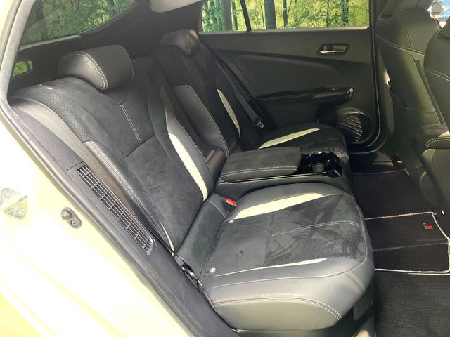 �y�n�[�t���U�[�V�[�g�z�������ƍ���S�n�𗼗������l�C�̃V�[�g���w�ʁE���ʂ̃t�@�u���b�N�f�ނ́A�ʋC���̗ǂ��⊊��ɂ����ɗD��Ă��܂��B�C���╞���ɍ��E���ꂸ���K�ɂ���肢�������܂��B