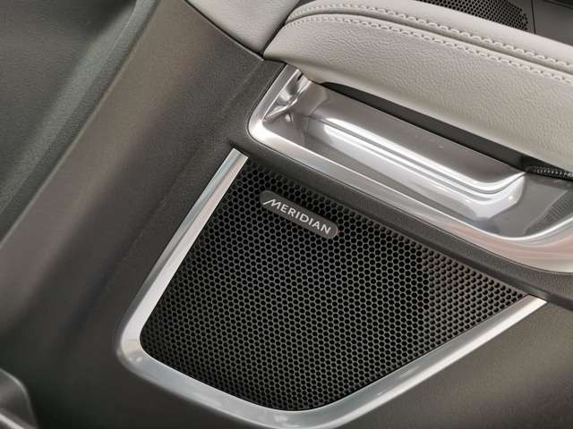 EペイスRダイナミック SE 2.0L P250 4WD