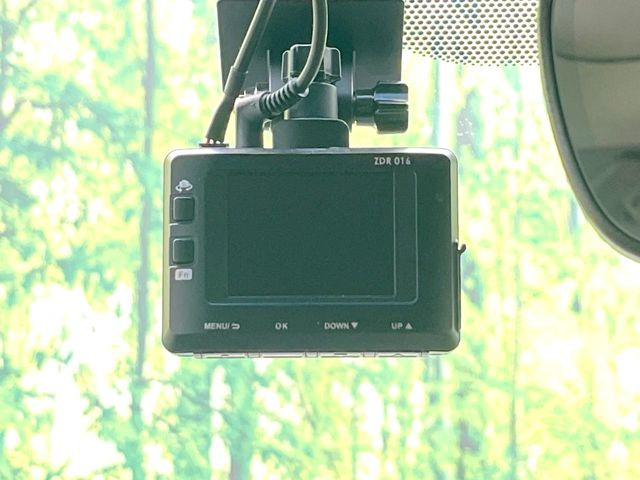 【ドライブレコーダー】ドライブレコーダー装備!走行中はもちろん、あおり運転や事故に遭遇した際、映像で記録し、万一のリスクに備えます。※記録用SDカードはお客様ご自身でご準備いただく必要があります。