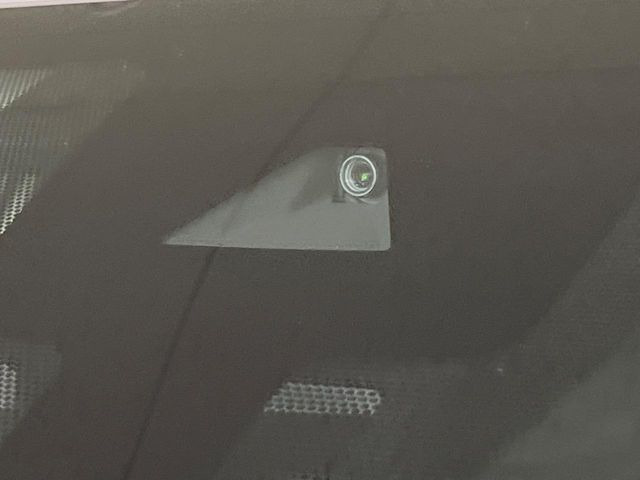 �y�C���e���W�F���g�G�}�[�W�F���V�[�u���[�L�z�t�����g�J�����őO���̎ԗ�����s�҂����m�B�Փ˂������Ȏ��͏Փ˔�Q�y���u���[�L���쓮�A�Փˉ�����T�|�[�g�B�����S�Ƀh���C�u�����y���݂��������܂��B