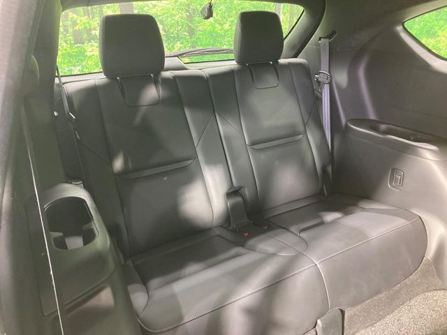 3列目シートはもちろん状態良好☆大人でもゆったりと座って頂けますので、大人数でのお出かけもラクラクです♪ご家族で、気の知れた仲間で、ドライブに行くのが楽しみですね♪