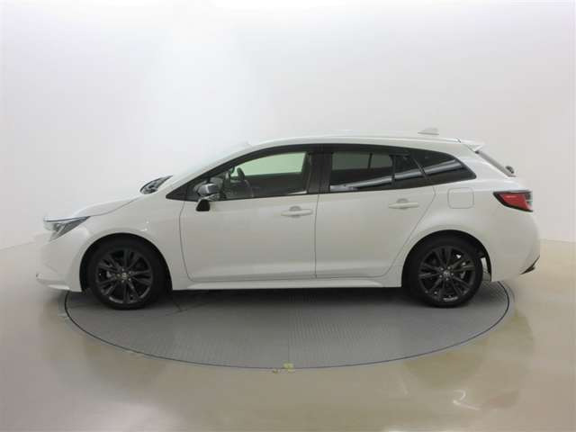 カローラツーリング1.8 ハイブリッド W×B E-Four 4WD