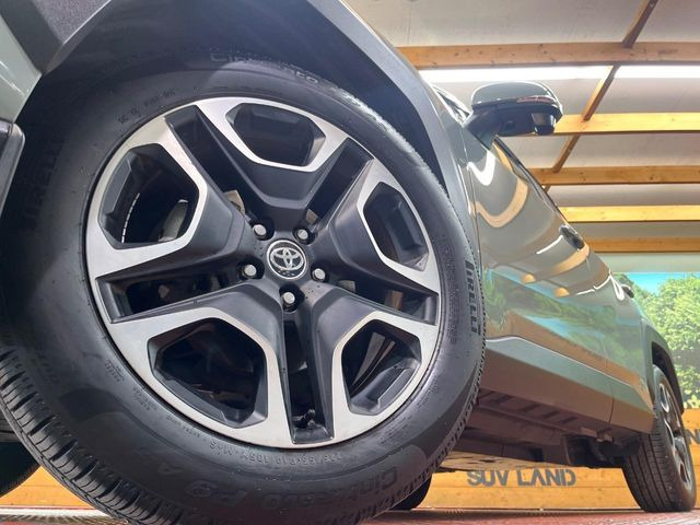 �y����19�C���`�A���~�z�C�[���z�O�ςɃ}�b�`���������A���~�z�C�[���𑕒����Ă���܂��B�e��ЊO�A���~�z�C�[����A�X�^�b�h���X�^�C�����戵�����Ă���܂��B���񂲑��k����������