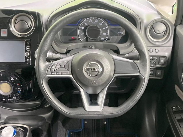 �y�X�e�A�����O�X�C�b�`�z�^�]���A�O������ڐ������炷���ƂȂ��A�I�[�f�B�I���̑��삪�\�ȕ֗��@�\!���S&���K�ȃh���C�u�����o���Ă���܂���