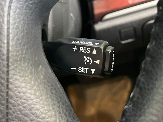 �y�N���[�Y�R���g���[���z�������H�����N���N���s�B�A�N�Z���𗣂��Ă���葬�x�ő��s���ł��A�������^�]���̕��S���y��!�����E�������ȒP�ȃX�C�b�`����Œ����ł��܂��B