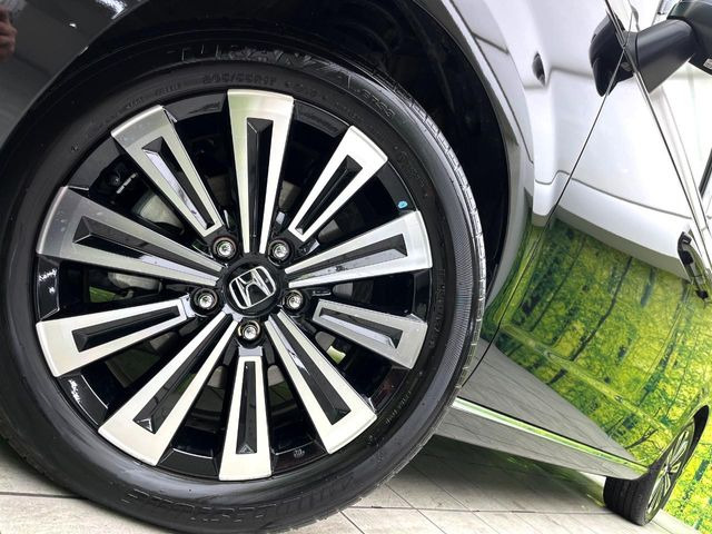 �y����17�C���`�A���~�z�C�[���z�O�ςɃ}�b�`���������A���~�z�C�[���𑕒����Ă���܂��B�e��ЊO�A���~�z�C�[����A�X�^�b�h���X�^�C�����戵�����Ă���܂��B���񂲑��k����������