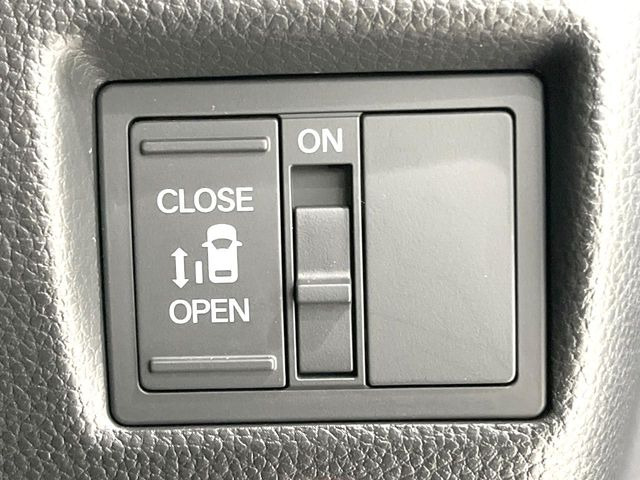 �y�p���[�X���C�h�h�A�z�X�}�[�g�L�[��^�]�Ȃ̃X�C�b�`�ŃX���C�h�h�A�̊J���\���d��������͂����ăh�A���J����K�v�������A���������q�l�ł��A�d���ו��������Ă��鎞�����N�ɊJ���߂ł��܂���