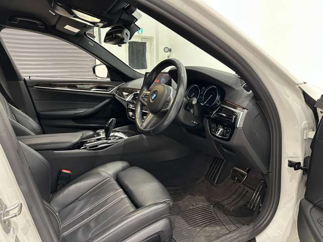 5シリーズセダン523d Mスポーツ