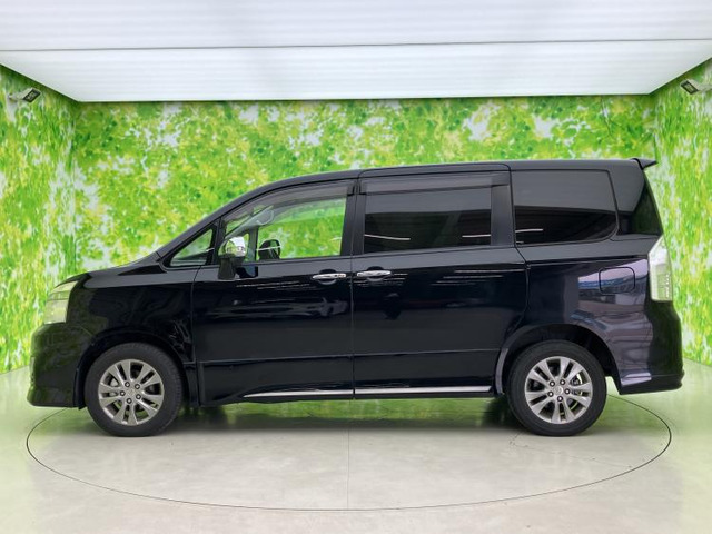 ヴォクシー2.0 ZS 煌III 4WD